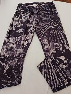 Black And Gray Sunburst Tie Dye Designed Leggings